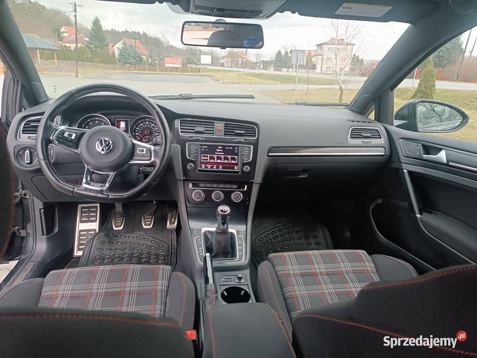 Sprzedam zainwestowanego golfa 7 gti 145500km Połaniec