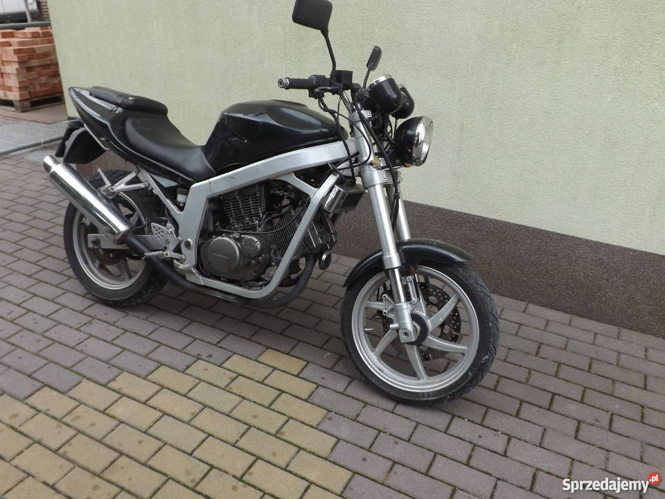 Hyosung GT 125 Comet Kat B Naked Zarej w 15KM Wodzisław