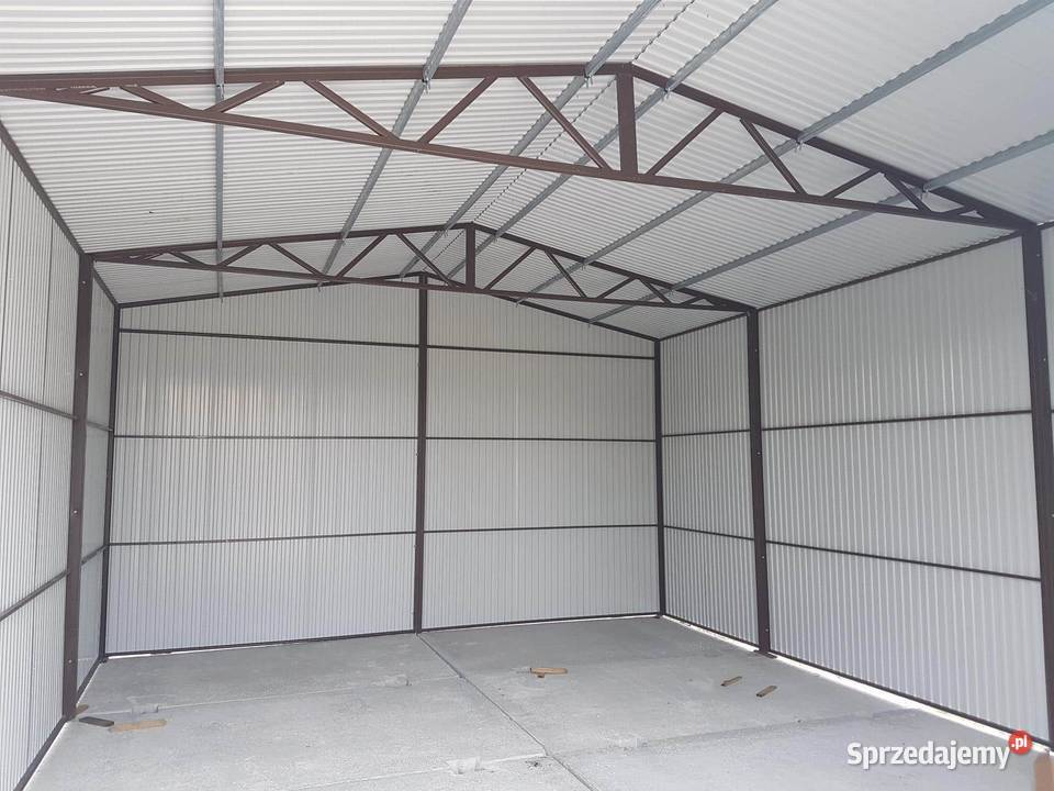 Blaszana hala 68m biała brama dwuskrzydłowa Sanok