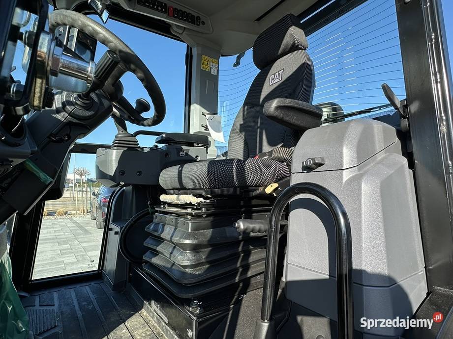 ŁADOWARKA KOŁOWA CATERPILLAR 906 Tuliszków
