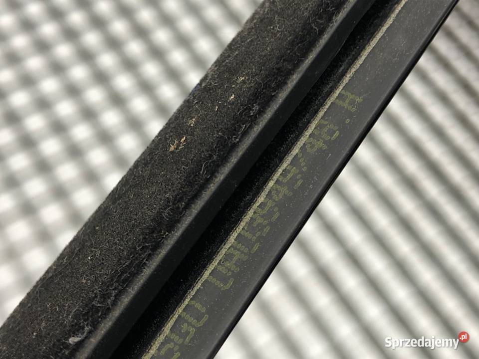 LISTWA ZGARNIAJĄCA DRZWI PRZÓD PRAWA BMW E71 sprzedam