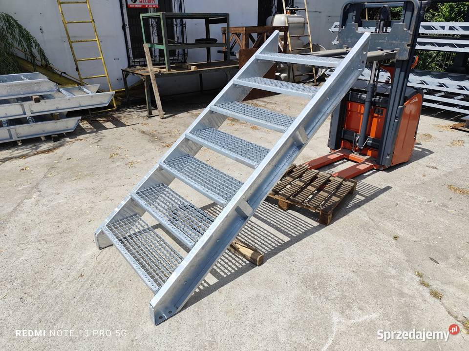 Schody metalowe wema wejście na 150 loft Elżbieta