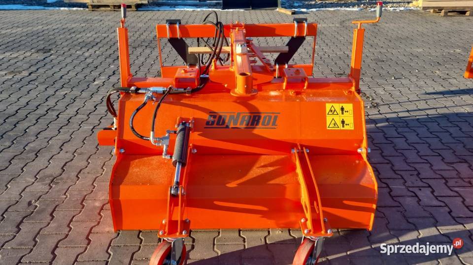 Zamiatarka firmy Sonarol Łomża