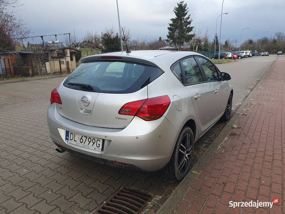 Opel Astra J z silnikiem 14T 120 5d uszkodzony 169000km Wrocław