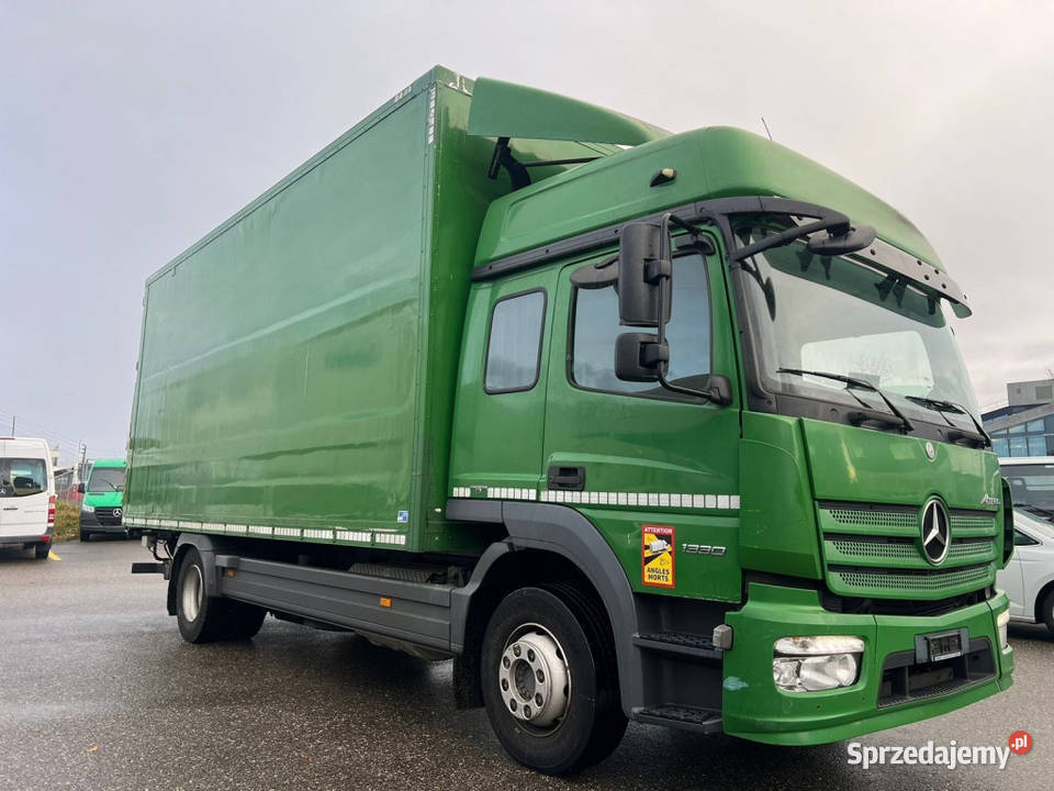 Kontener Mercedes Rok produkcji 2015 Warszawa