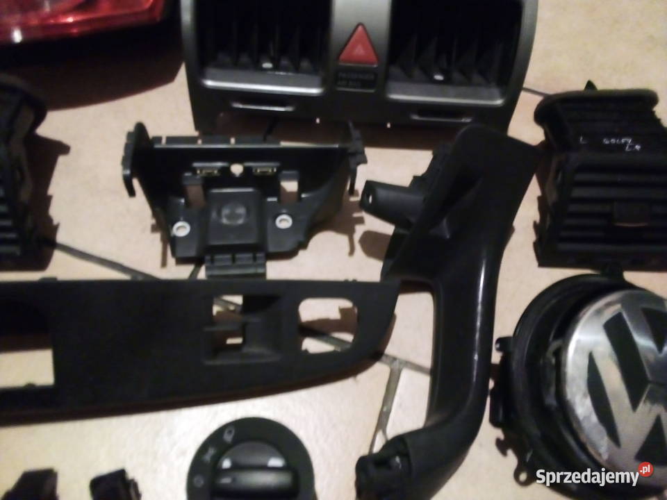 WV golf 5 lampa tylna prawa Leszno