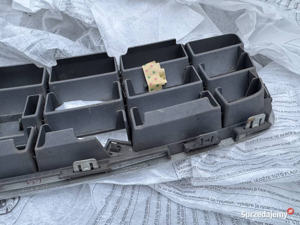 Grill Volvo v70 XC s80 08693623 osobowe Bydgoszcz