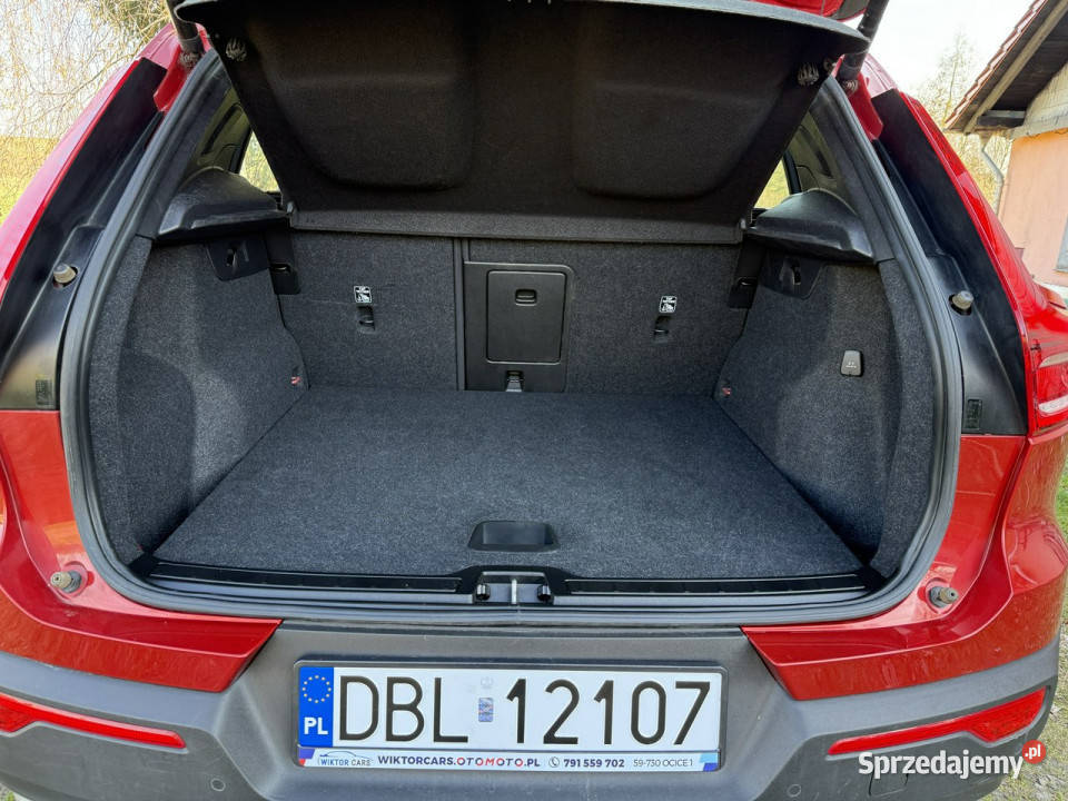 Volvo XC 40 211 T4 Recharge PlugIN Momentum Samochody osobowe Ocice