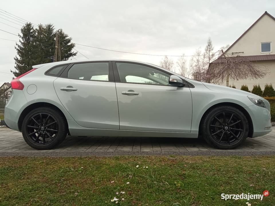 Sprzedam Volvo V40 D2 Momentum 16D poduszka powietrzna Gromnik