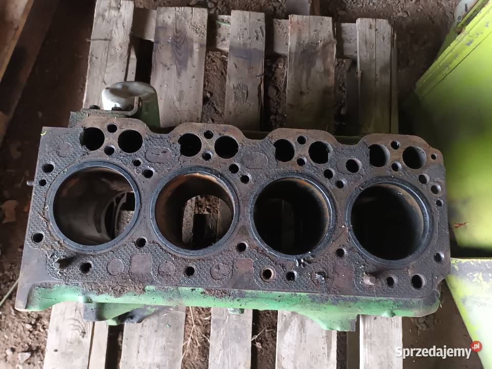 Blok silnika 4219 d 4 cylindry 75 John Deere nieuszkodzony Ostrowiec Świętokrzyski