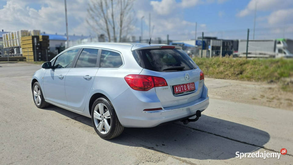 Opel Astra Duża Navi sports tourer BIxsenon nowy gniazdo SD pomorskie