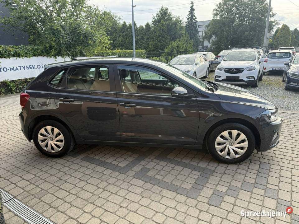 Volkswagen Polo 10 TSI 95 Klimatyzacja CarPlay czujnik deszczu Orzech sprzedam