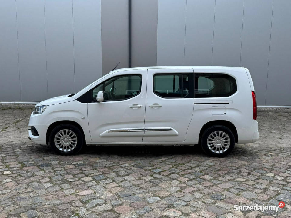 Toyota Proace City Verso 15 Diesel 105 Long gniazdo USB Toyota
