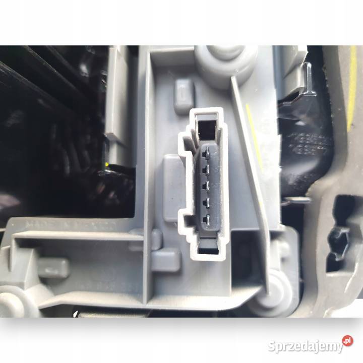 LAMPA PRAWA VW Golf VI kombi prawy tył tylna