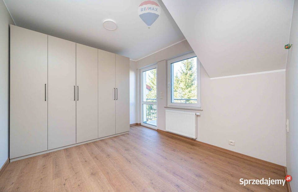 Na sprzedaż 3 pokoje z ogrodem i garażem