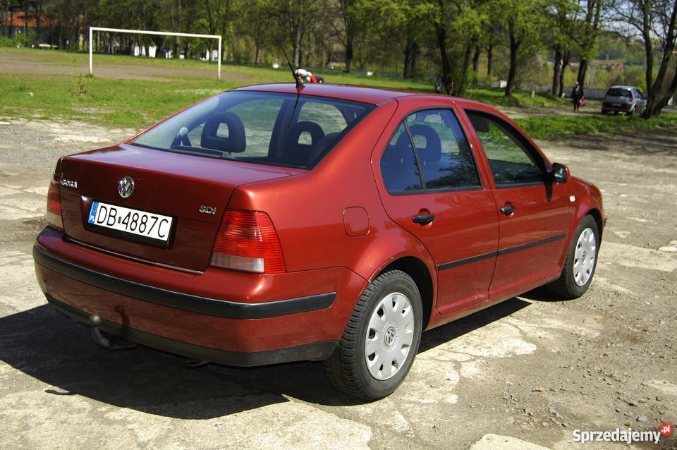 Volkswagen Bora 19 SDI klimatyzacja poduszki hak welurowa tapicerka sprzedam