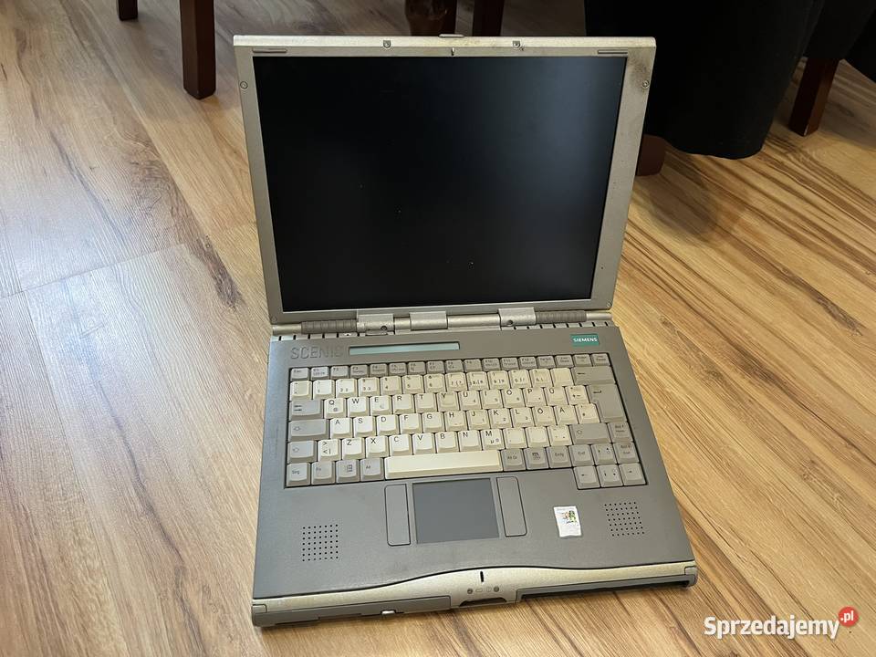 Zabytkowy laptop Siemens Scenic Mobile 800 Brzana