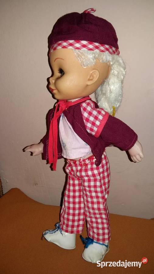 Lalka blondynka z warkoczem w ubrankuLala z PRL łódzkie Łódź