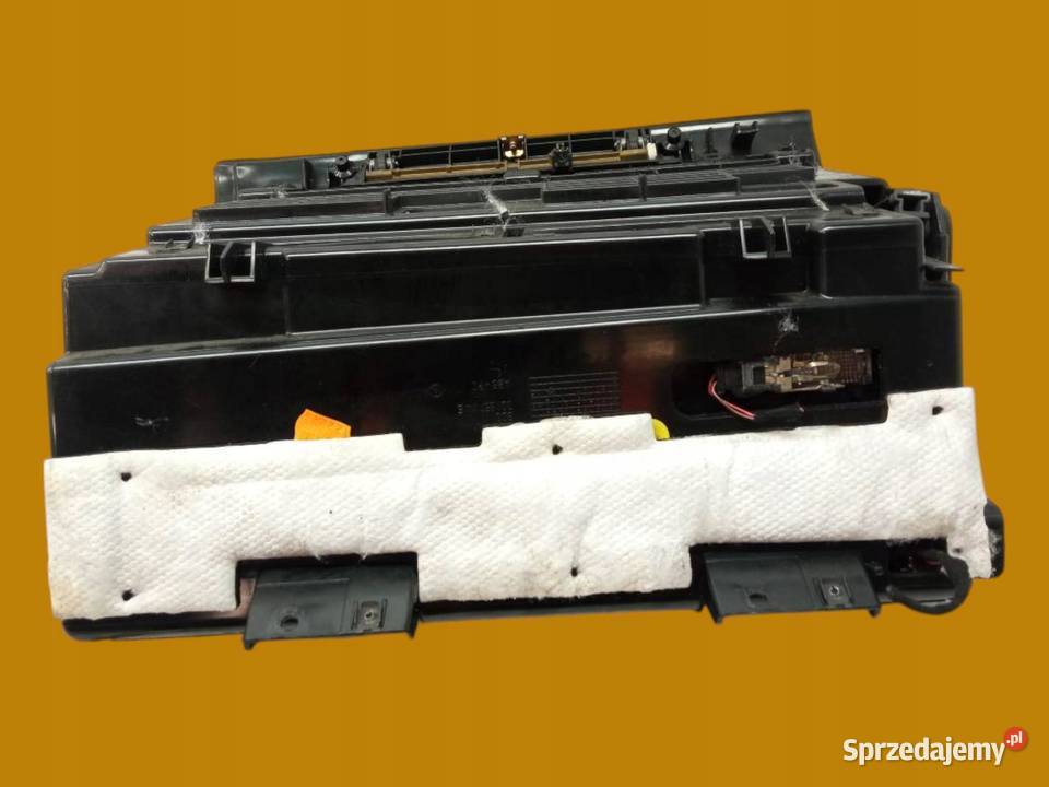 SCHOWEK PRAWY PASAŻERA EUROPA 3D1857114E