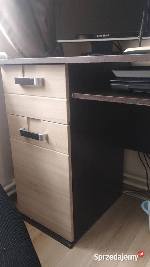 Sofa rozkładana z pojemnikiem i 5 poduszek Jasło