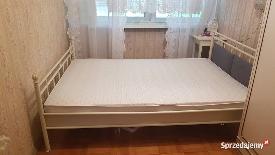 sprzedam łóżko 140x200 z materacem