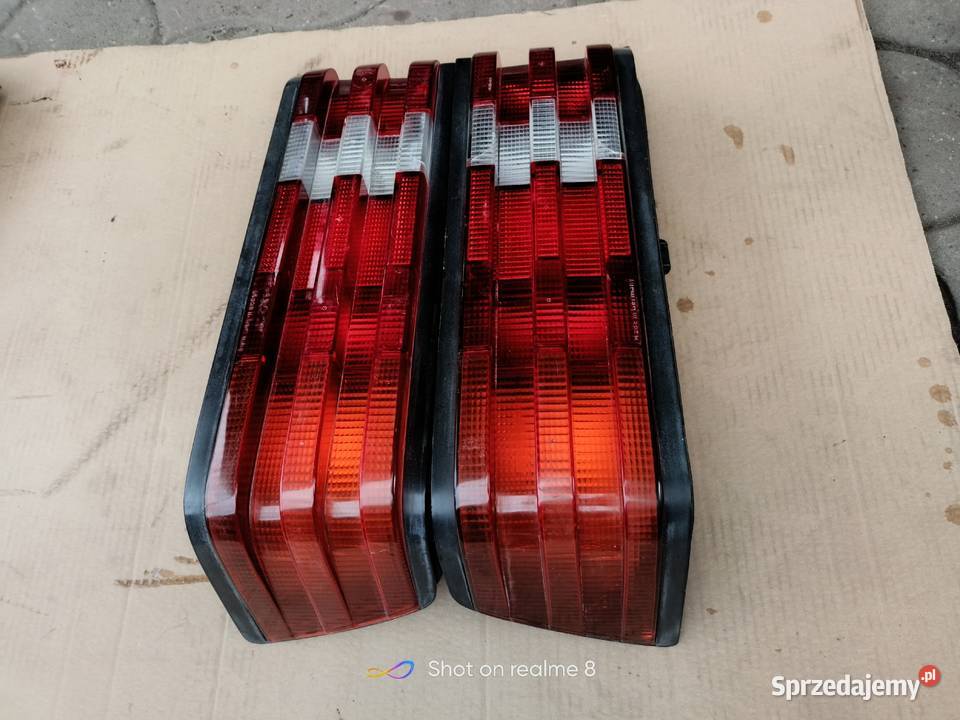 Mercedes 190 W201 tylna lampa lewa prawa klosz sprzedam
