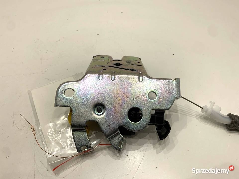 ZAMEK KLAPY TYŁ SKODA SUPERB III Kombi osobowe sprzedam