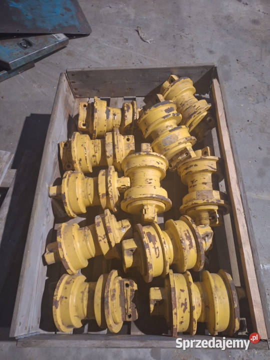 Spych KOMATSU D51PX22 13 100 zestaw nowych rolek Spycharki Czerkiesy sprzedam