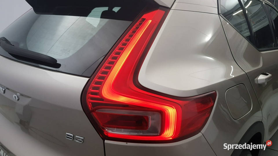 Volvo XC 40 B3 Core Z Polskiego Salonu Faktura światła LED XC 40 mazowieckie Warszawa