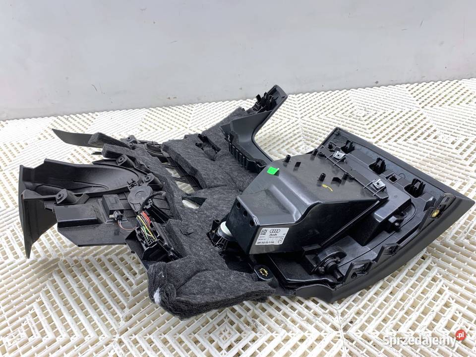 SCHOWEK NA OKULARY AUDI Q8 4M8863075D 30 286 Schowki, półki