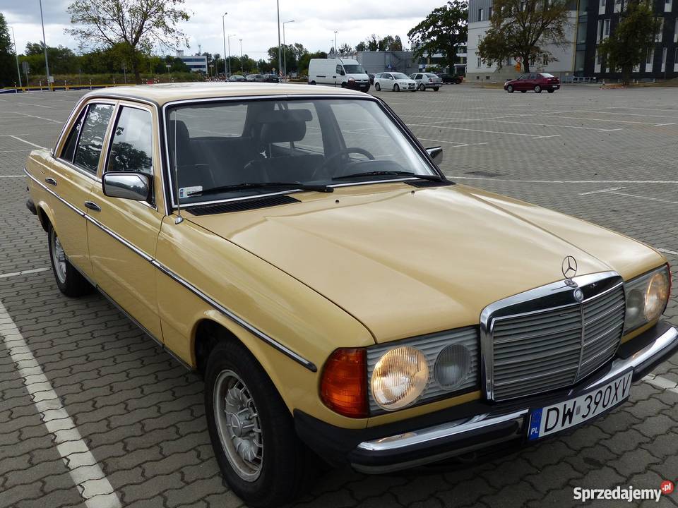 MercedesBenz W123 200 D 1981 ZGODNY Z VIN NISKI światła przeciwmgłowe Wrocław