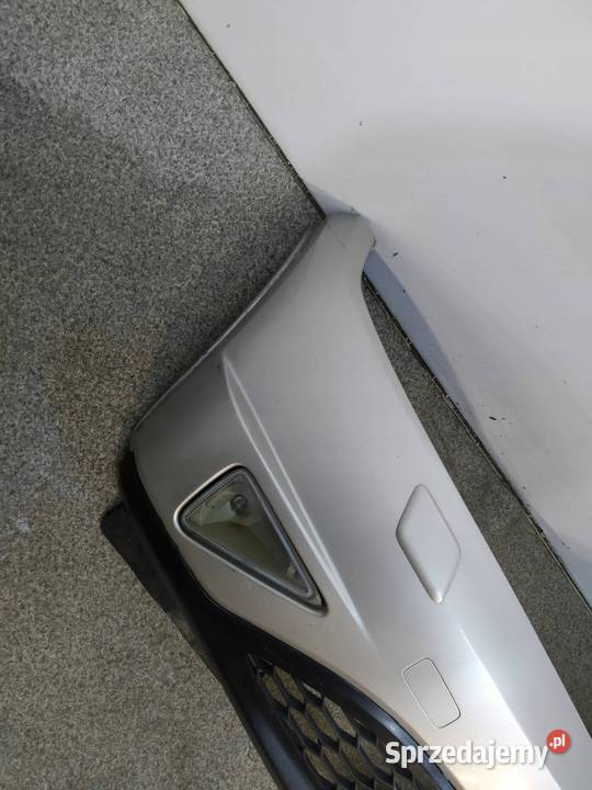 ZDERZAK PRZÓD SREBRNY SPRYSKIWACZE LEKKO