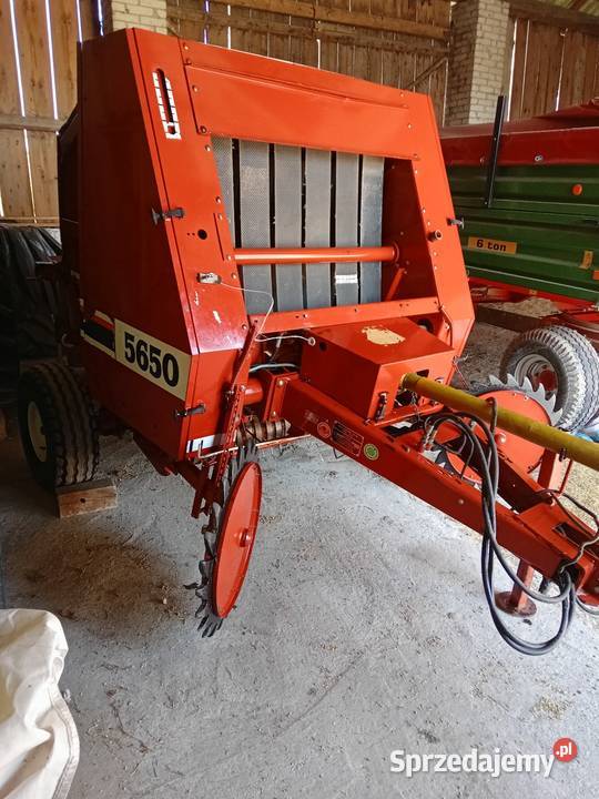 Prasa rolującą FIATAGRI Hesston 5650 John Deere nieuszkodzony Piórków