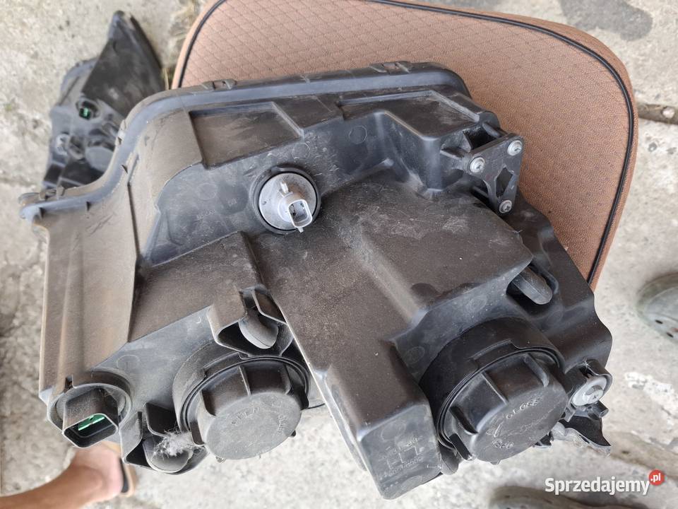 Sprzedam lampy przednie Opel Antara Tomaszowice