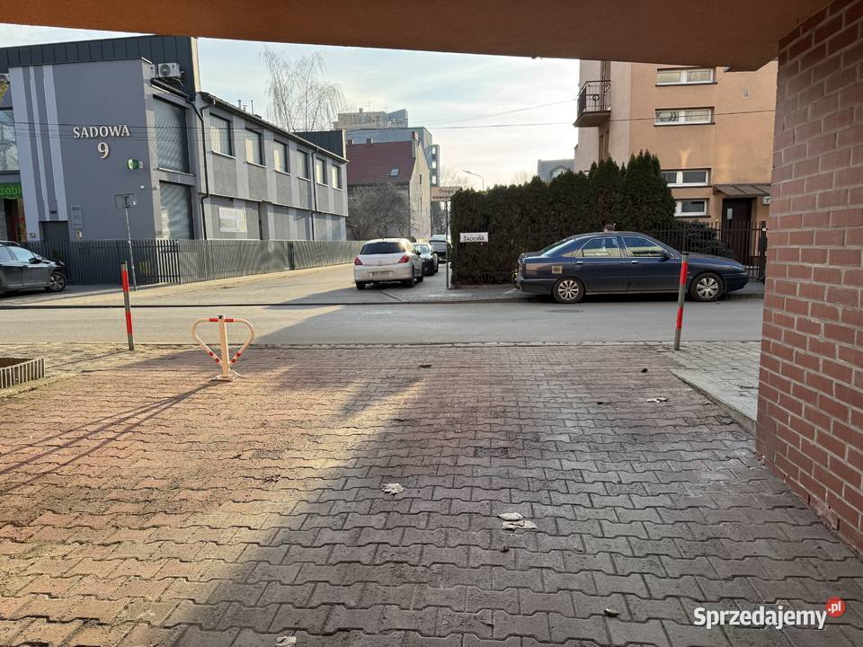 Miejsce postojowe w garażu obok Al 29 Listopada Kraków