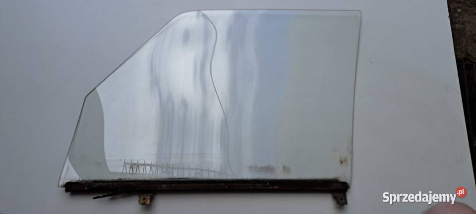 Szyba drzwi przednia prawa Mercedes W123 sedan osobowe