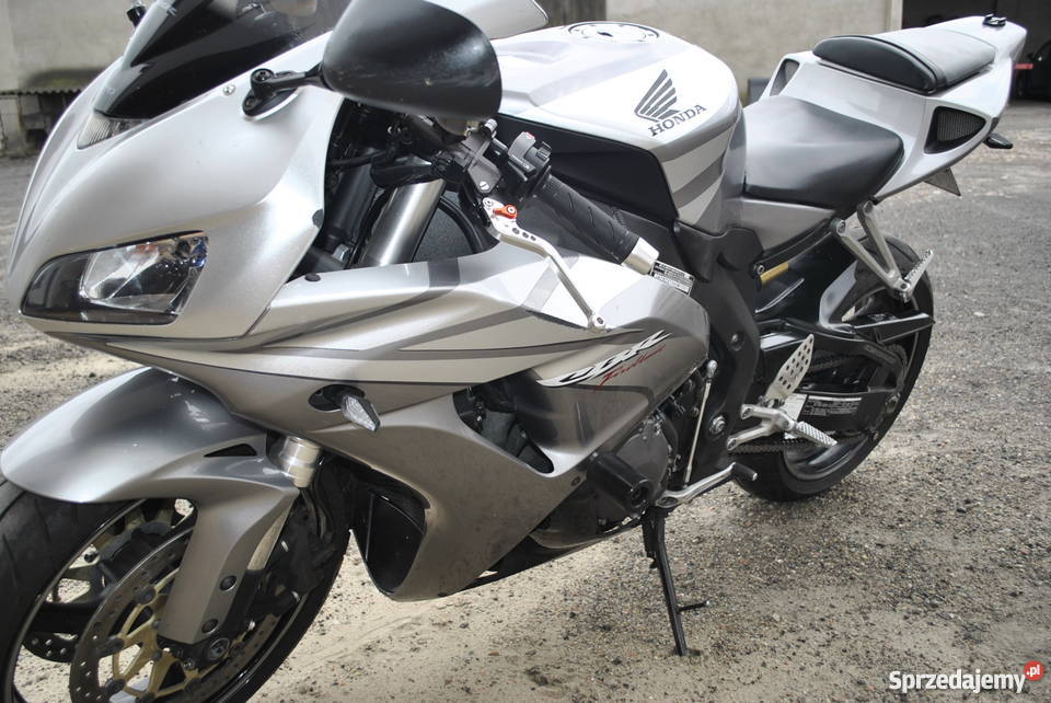 Honda cbr 1000rr lift sc57b 44251km Lubraniec