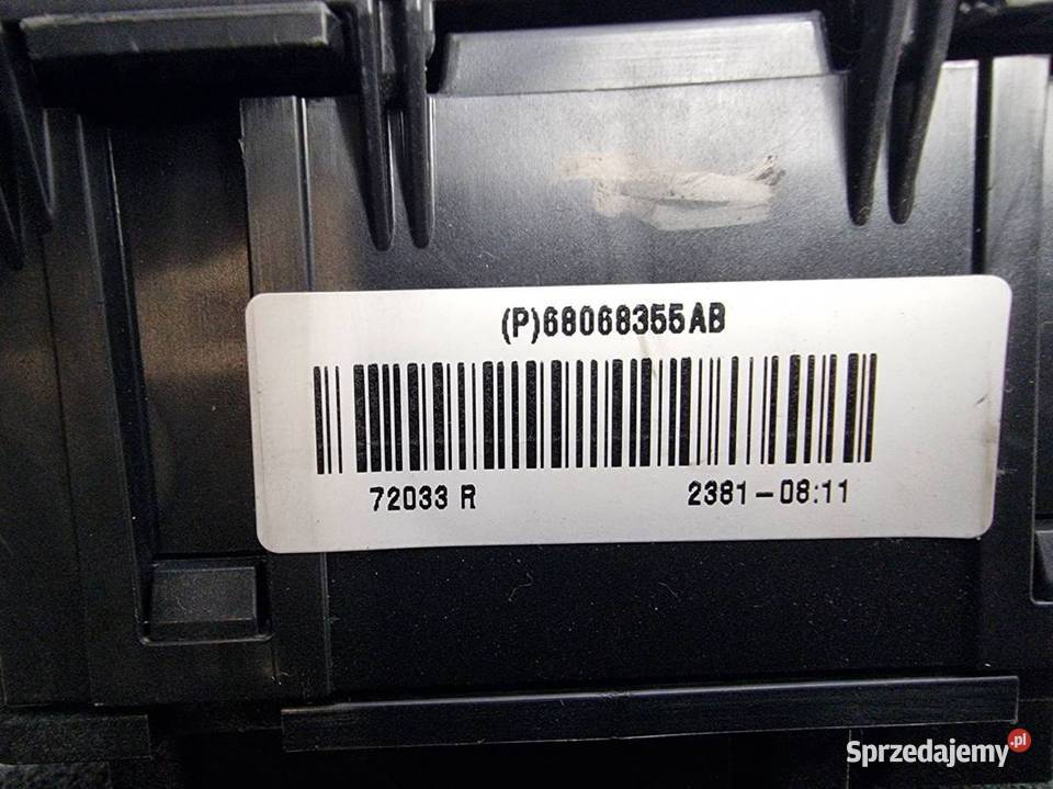 SKRZYNKA BEZPIECZNIKÓW FIAT FREEMONT P68068355AB osobowe Lipno