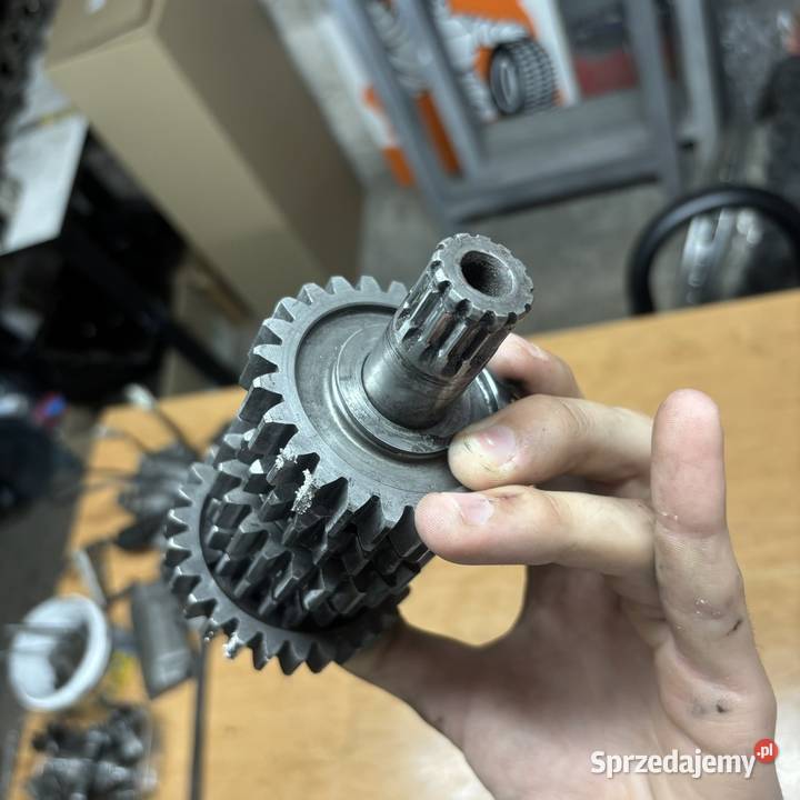 Skrzynia biegów Suzuki RM 250 19962000 Wałek Bielawa