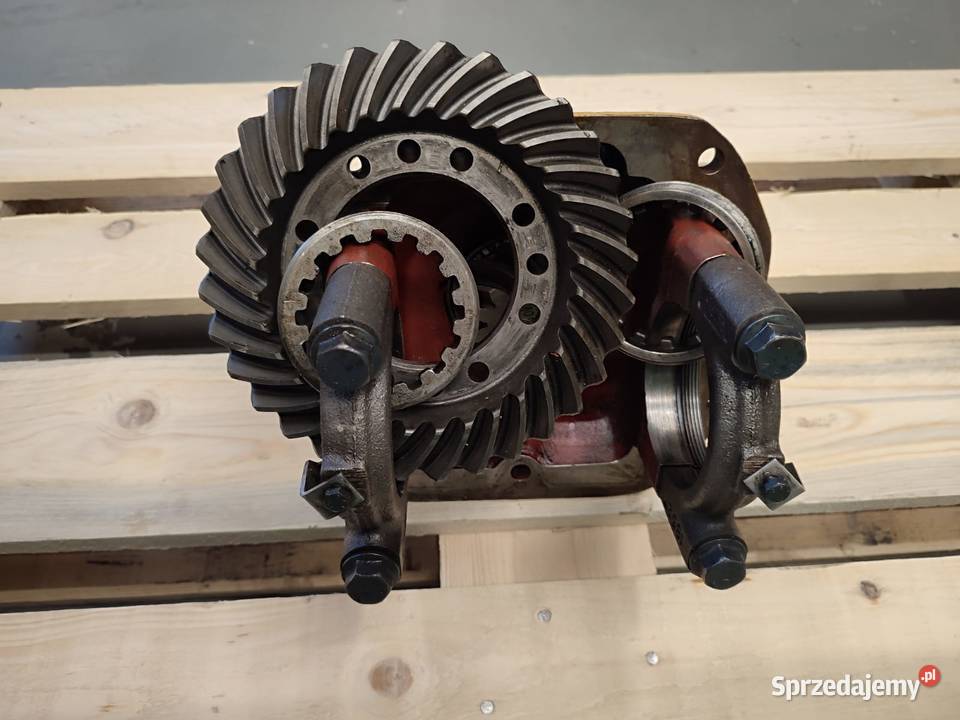 Dyferencjał 11X32 CAT 908 Wilkowo sprzedam