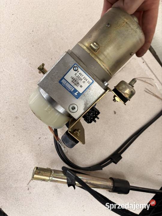 Pompa dachu z siłownikiem BMW Z3 osobowe Siłowniki mazowieckie