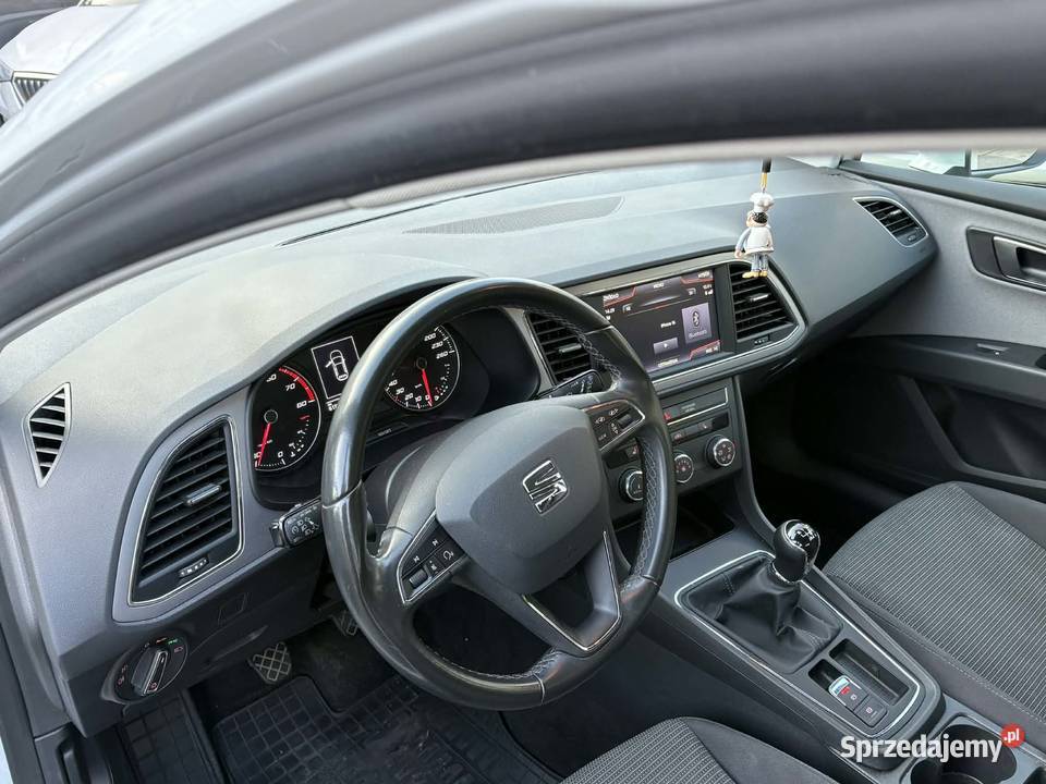 Seat Leon hatchback 2019 stan idealny Gdańsk sprzedam