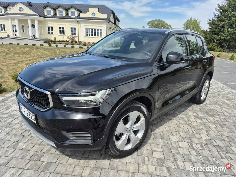 Volvo XC 40 20D3 navi FULL AUTOMAT LED chromy ASR (kontrola trakcji)