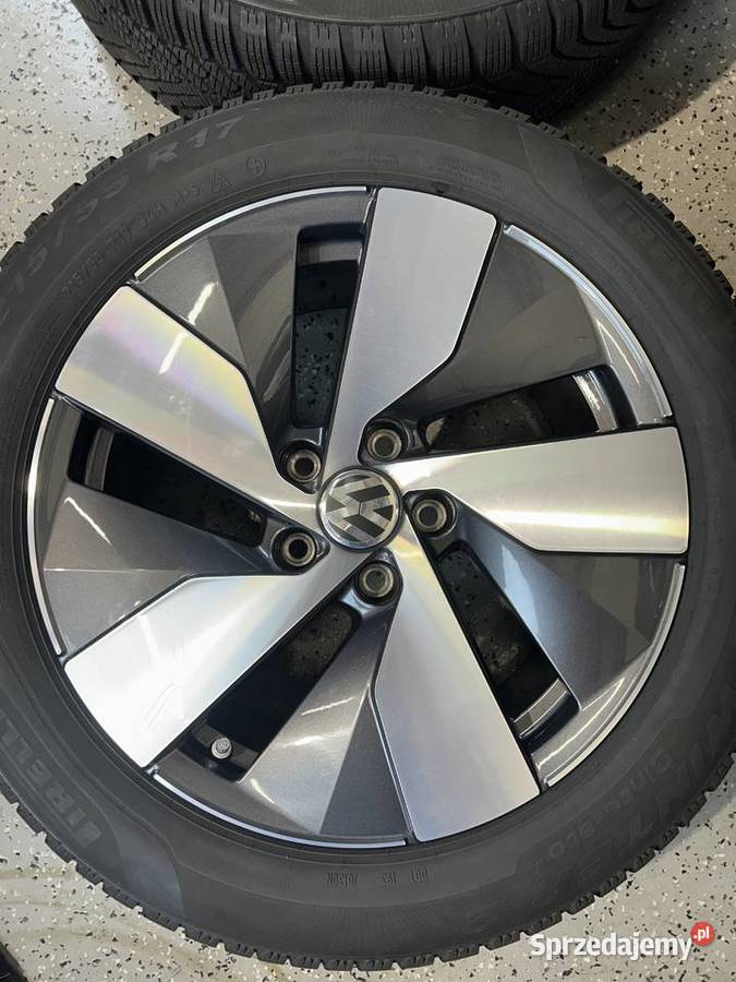 Oryginalne KOŁA FELGI 17 VW Passat B9 B8 Pirelli Wrocław