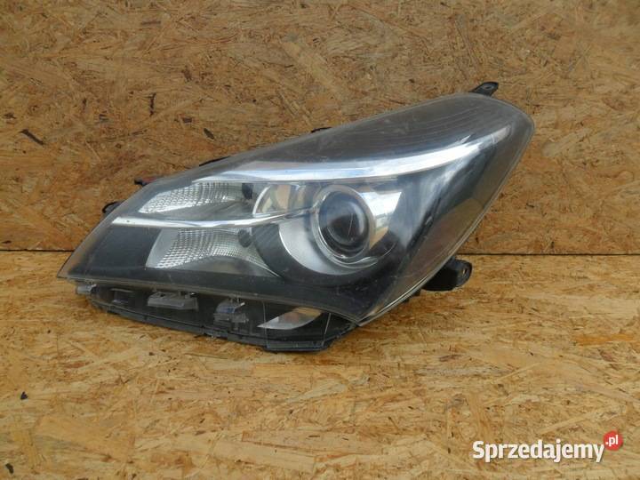 Toyota lampa lewa przednia Nowy Tomyśl