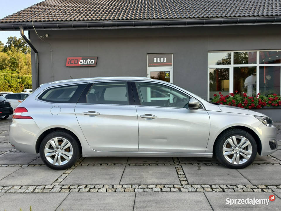 Peugeot 308 MAŁY PRZEBIEG 2016r 130 6biegów full Rok produkcji 2016