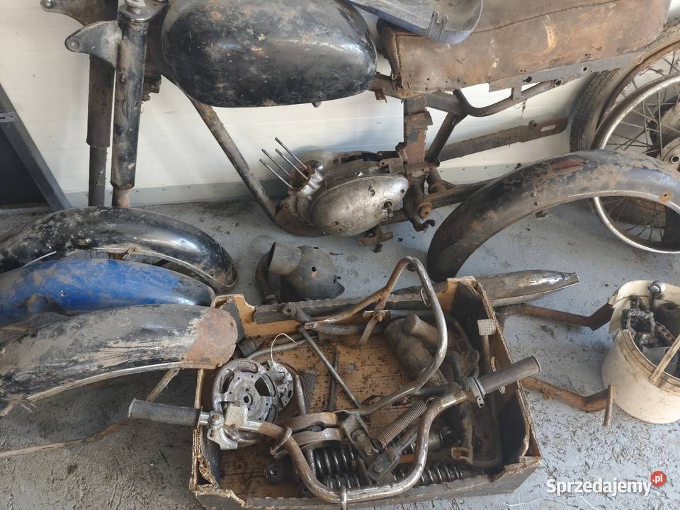 Wsk 125 w częściach