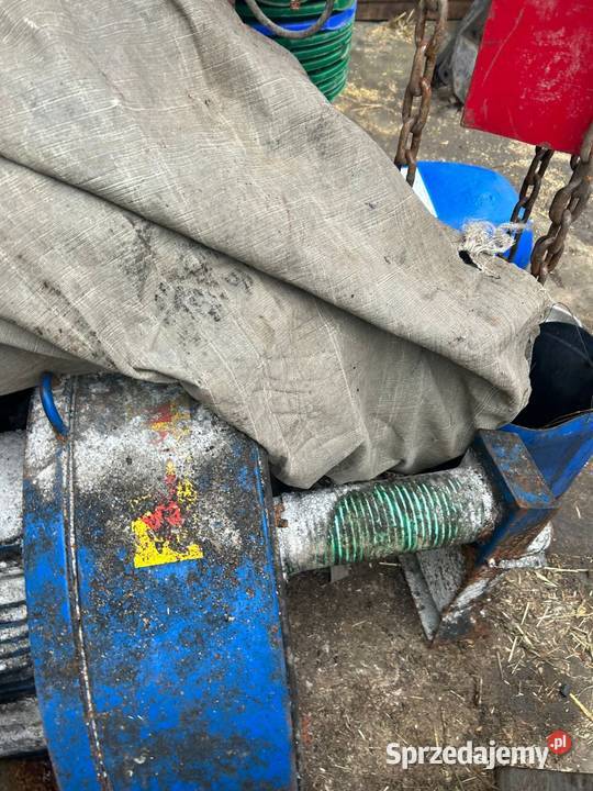 Siewnik do kukurydzy śrutownik i mieszalnik do