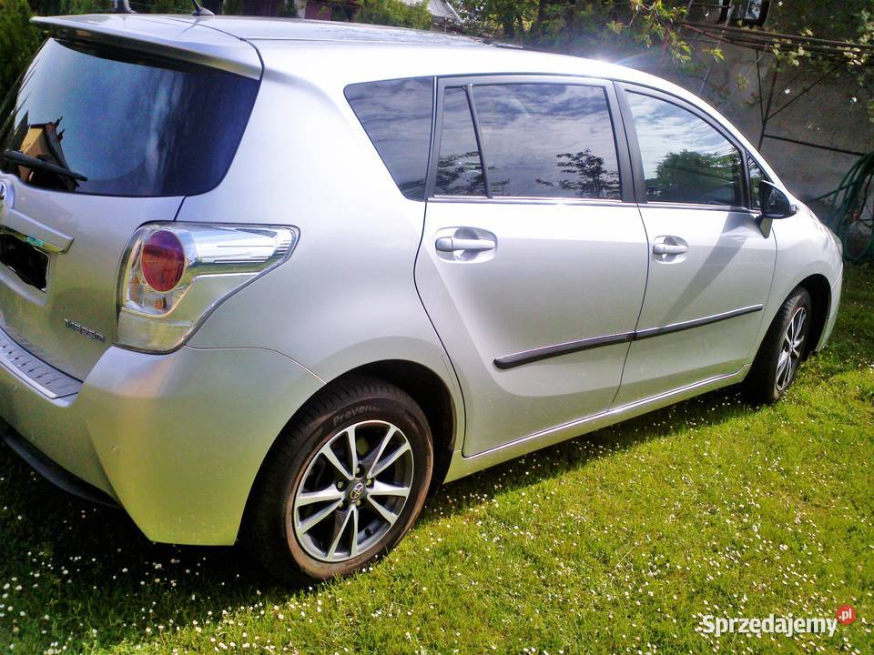 Toyota Verso 16 D4D 2014r srebrny bez wkładu Toyota Mielec sprzedam