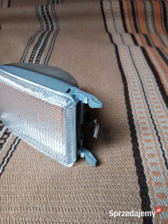 NOWY BIAŁY PRAWY KIERUNKOWSKAZ GOLF 3 VENTO DEPO Czyżowice